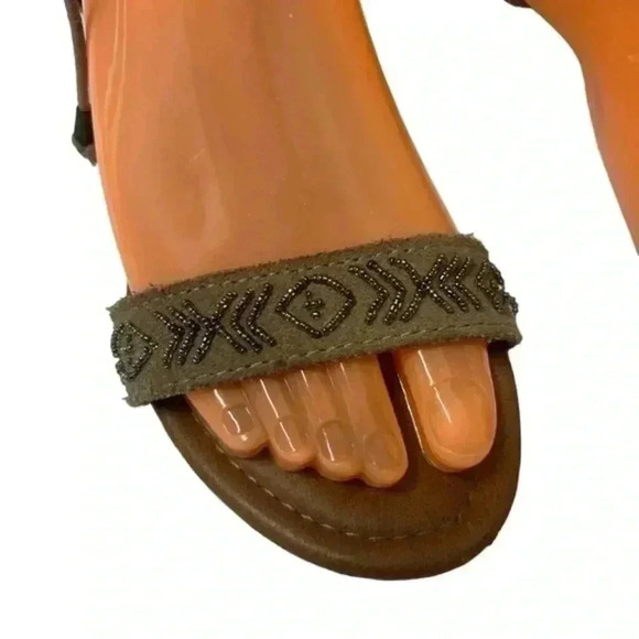 Women’s Minnetonka Wedge‎ Tan Suede Beaded Sandals, Worn Once, Size 6 - Picture 3 of 9
